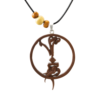 گردنبند چوبی طرح جهان
