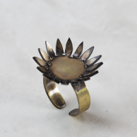 انگشتر برنجی طرح نیلوفر کبود (شانزده پر)