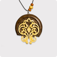 گردنبند چوبی طرح کادر شکسته